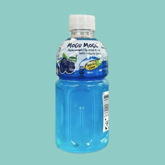 Mogu Mogu schwarze Johannisbeeren Geschmack mit Nata de Coco Stückchen 320ml